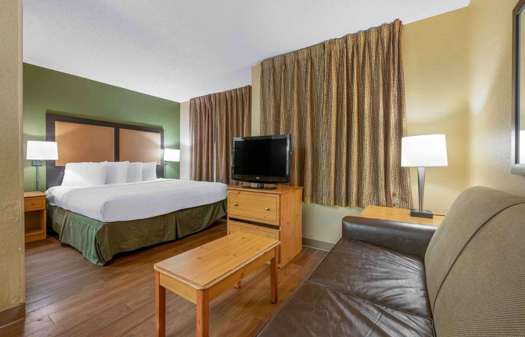 เอ็กซ์เทนด์ สเตย์ อเมริกา แจ็คสันวิลล์ เบย์เมดโดวส์ Hotel แจ็กสันวิลล์ ภายนอก รูปภาพ