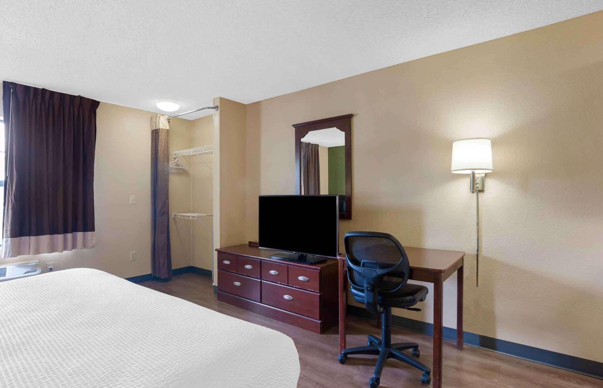 เอ็กซ์เทนด์ สเตย์ อเมริกา แจ็คสันวิลล์ เบย์เมดโดวส์ Hotel แจ็กสันวิลล์ ภายนอก รูปภาพ