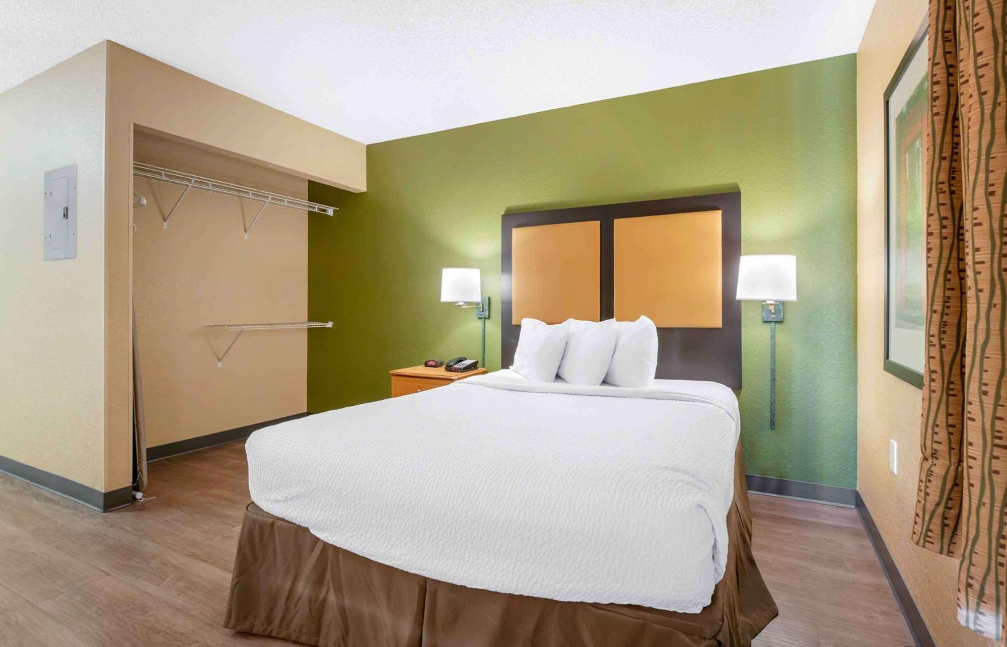 เอ็กซ์เทนด์ สเตย์ อเมริกา แจ็คสันวิลล์ เบย์เมดโดวส์ Hotel แจ็กสันวิลล์ ภายนอก รูปภาพ